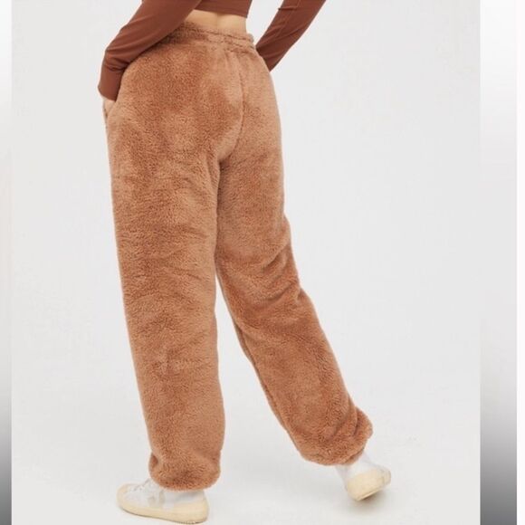 Aerie Teddy Fluffy Camel Tan Pull On Jogger Pants Zipper Pockets Size Medium - Picture 6 of 10